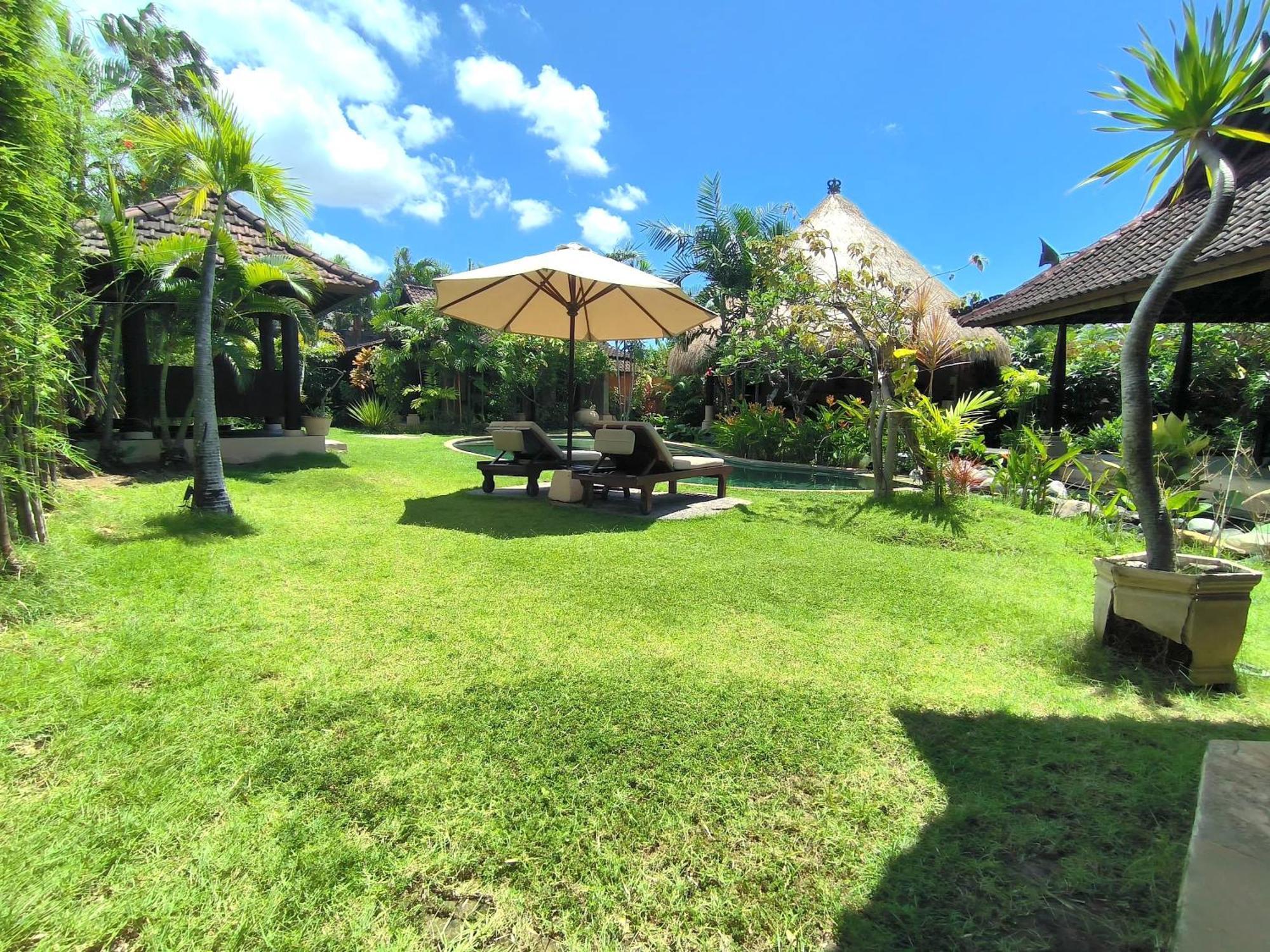 Villa Plawa Asri Seminyak Buitenkant foto