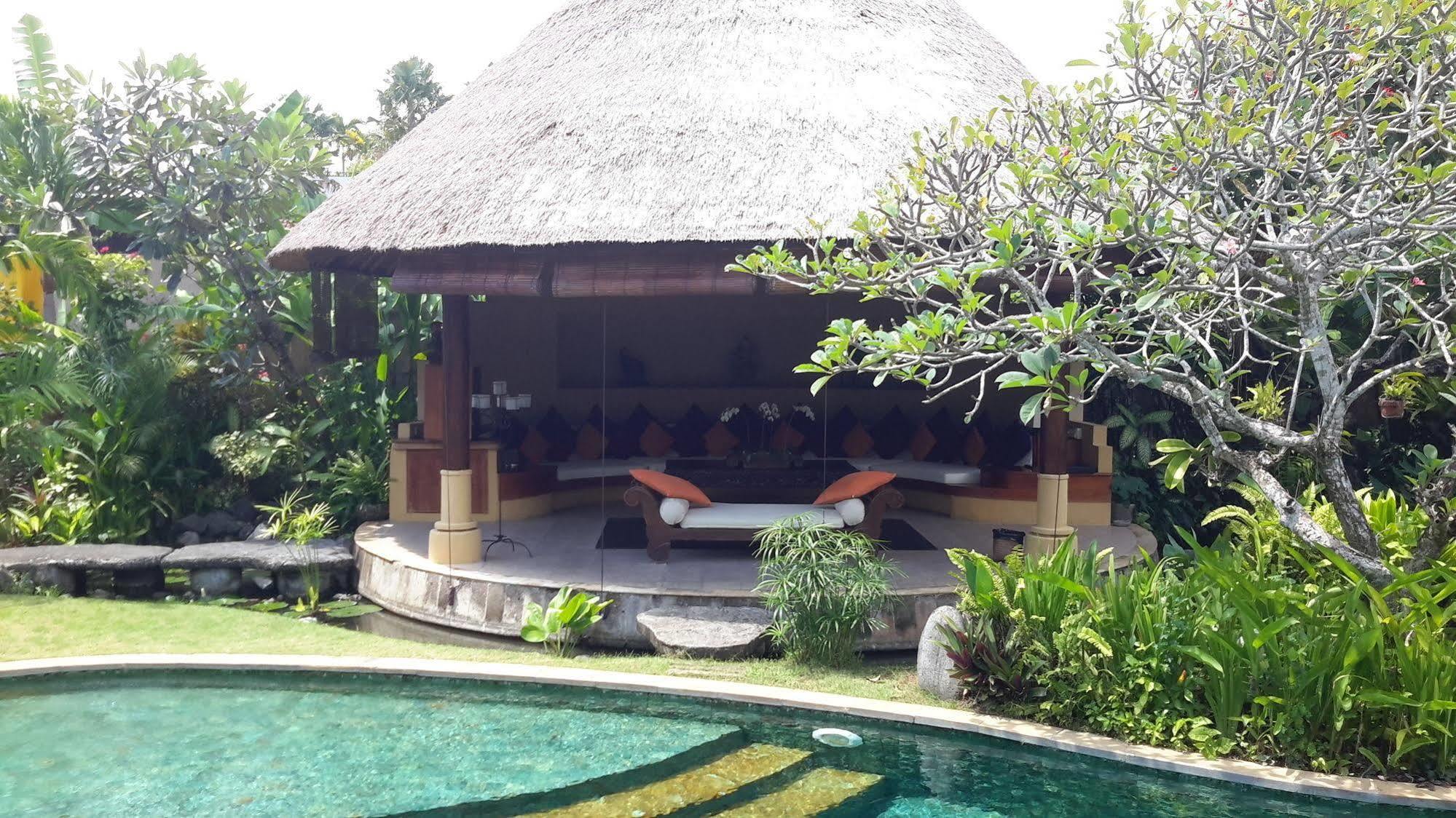 Villa Plawa Asri Seminyak Buitenkant foto